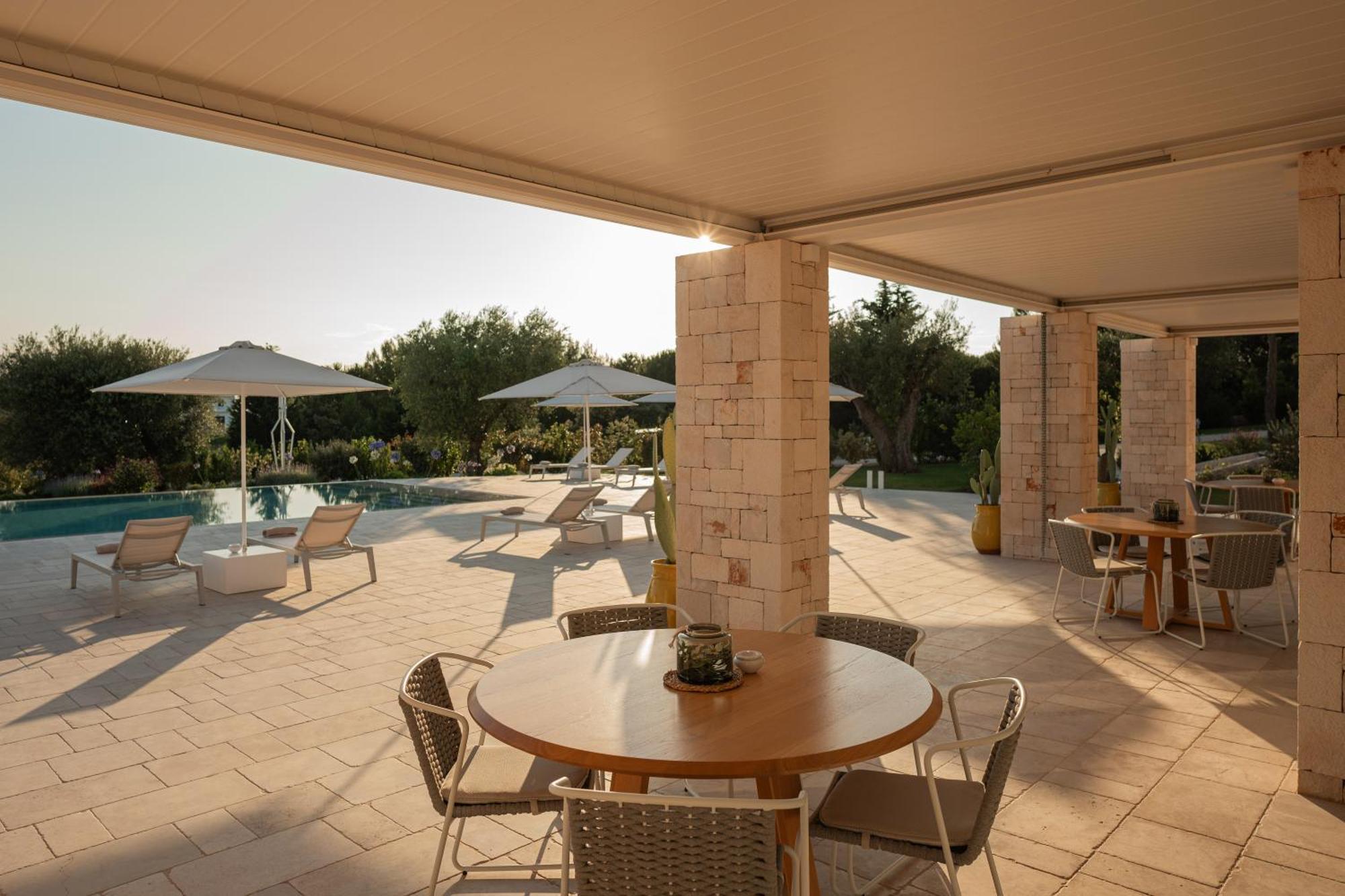 Bed and Breakfast Essenza Relais Contemporaneo Чистернино Экстерьер фото