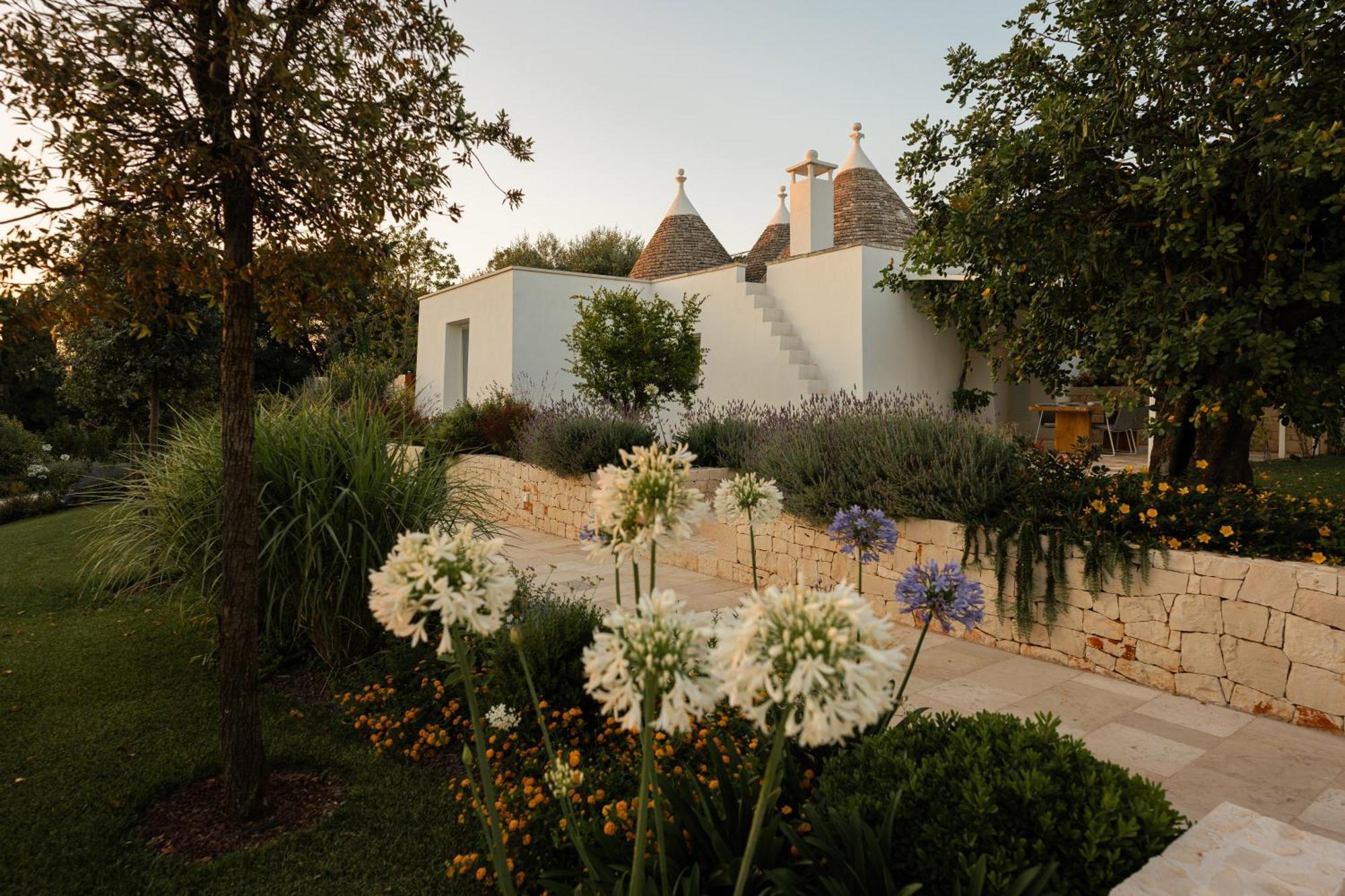 Bed and Breakfast Essenza Relais Contemporaneo Чистернино Экстерьер фото
