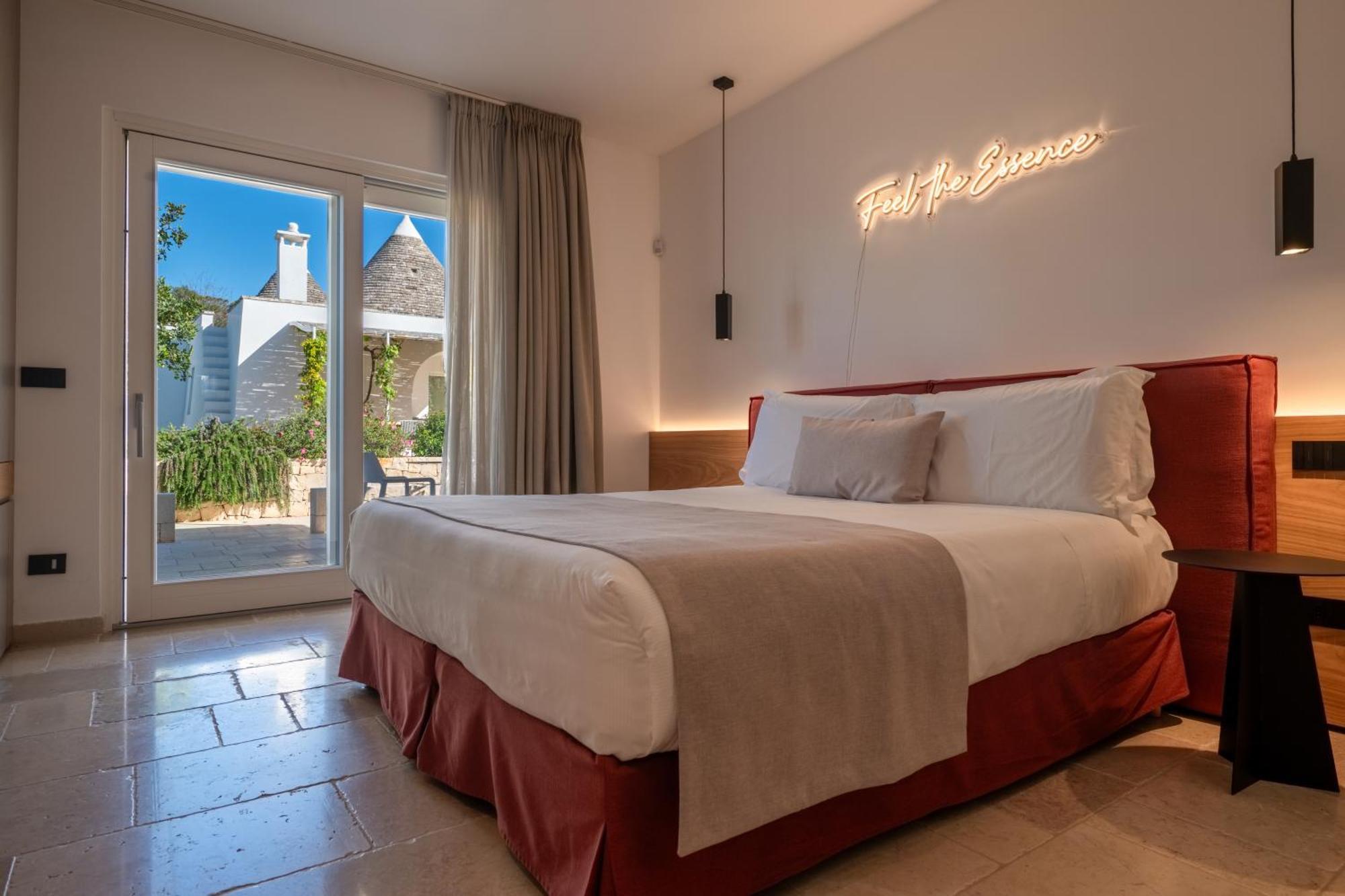 Bed and Breakfast Essenza Relais Contemporaneo Чистернино Экстерьер фото