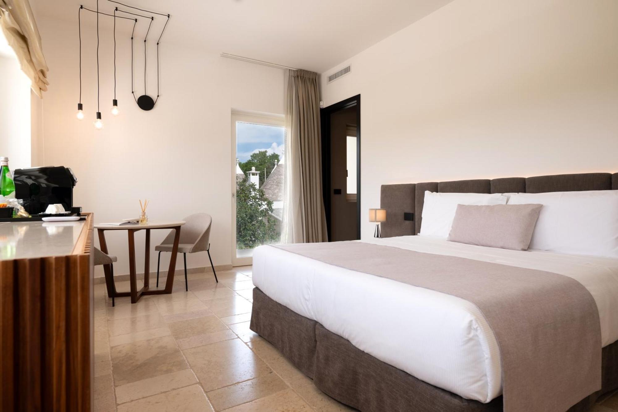 Bed and Breakfast Essenza Relais Contemporaneo Чистернино Экстерьер фото