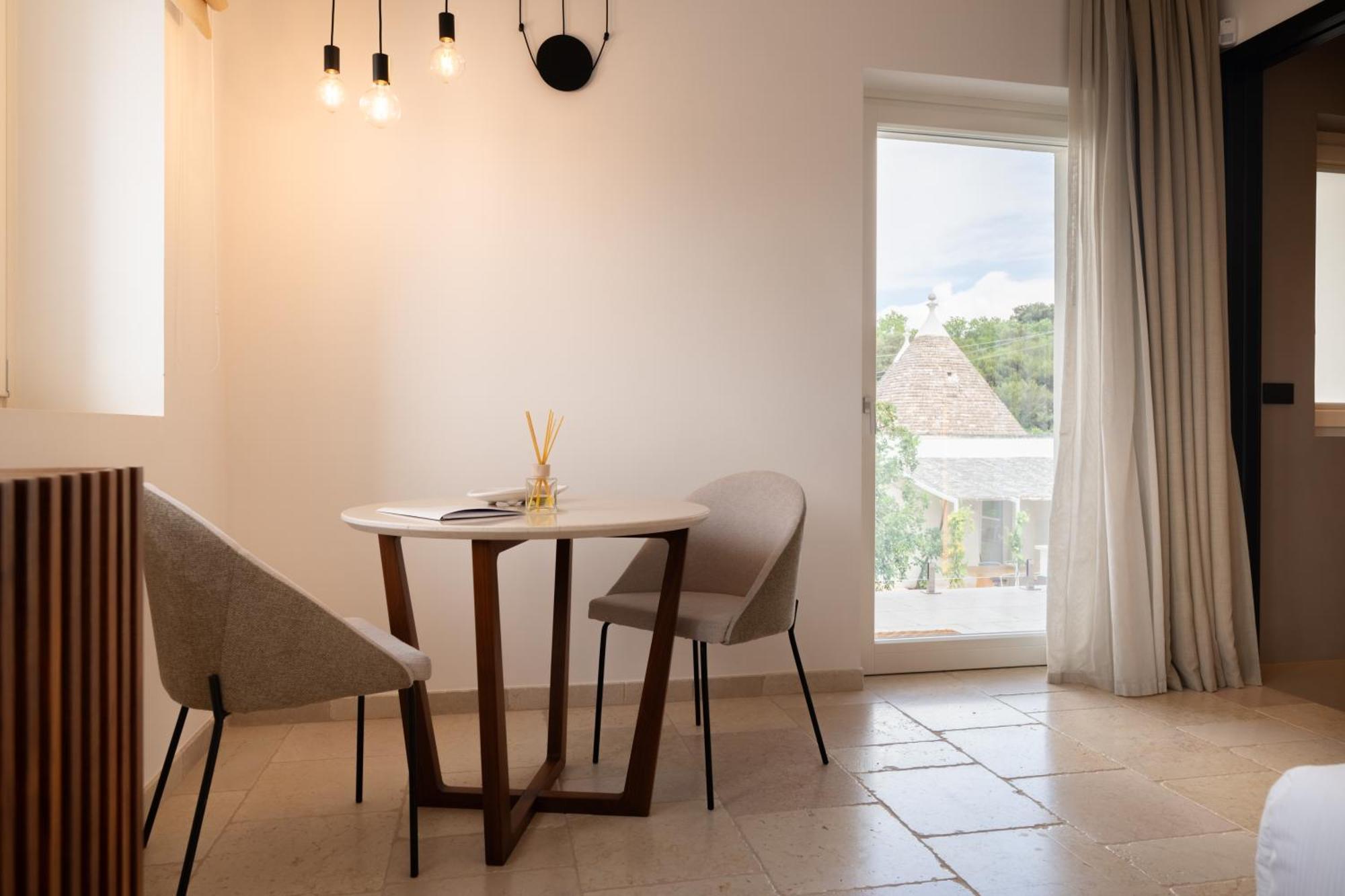Bed and Breakfast Essenza Relais Contemporaneo Чистернино Экстерьер фото
