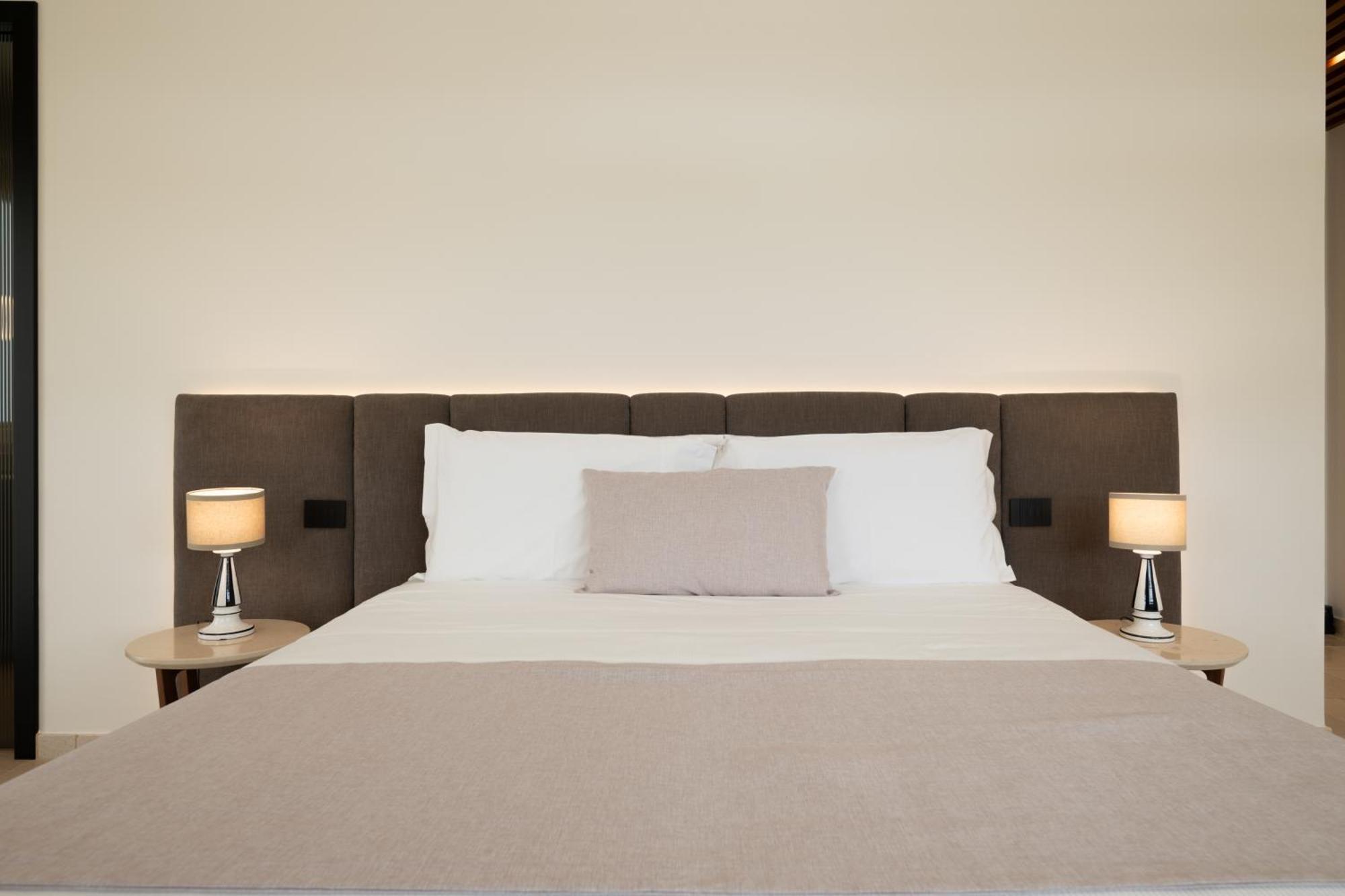 Bed and Breakfast Essenza Relais Contemporaneo Чистернино Экстерьер фото