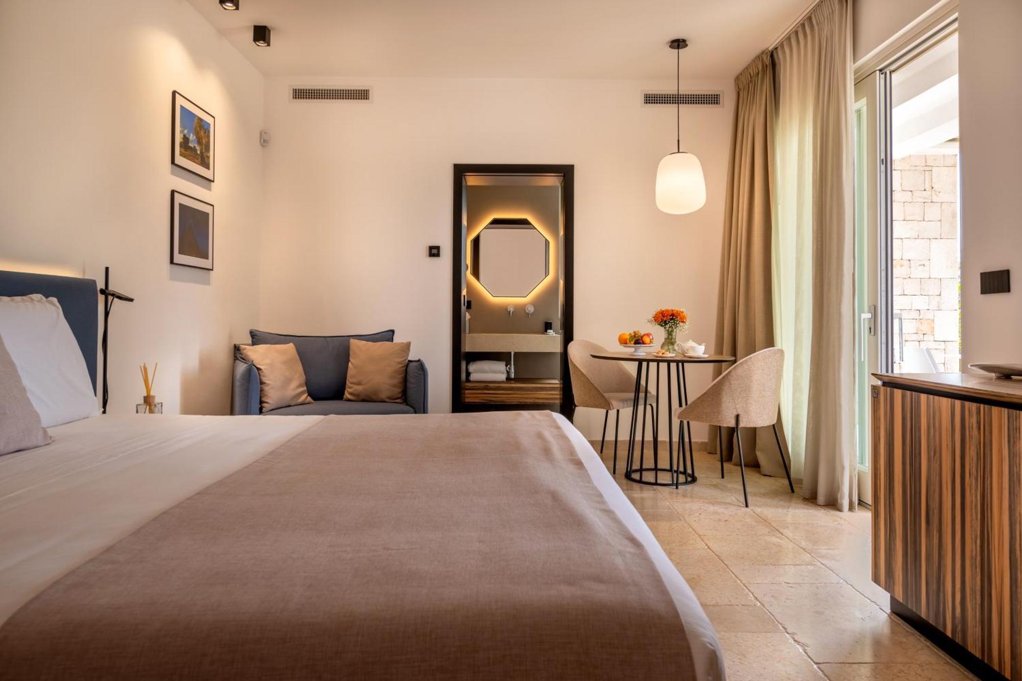 Bed and Breakfast Essenza Relais Contemporaneo Чистернино Экстерьер фото